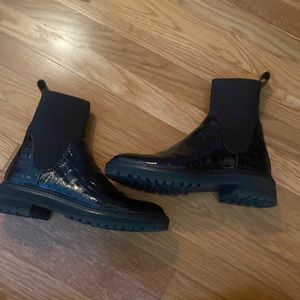 Super cute loeffler Randall boots!